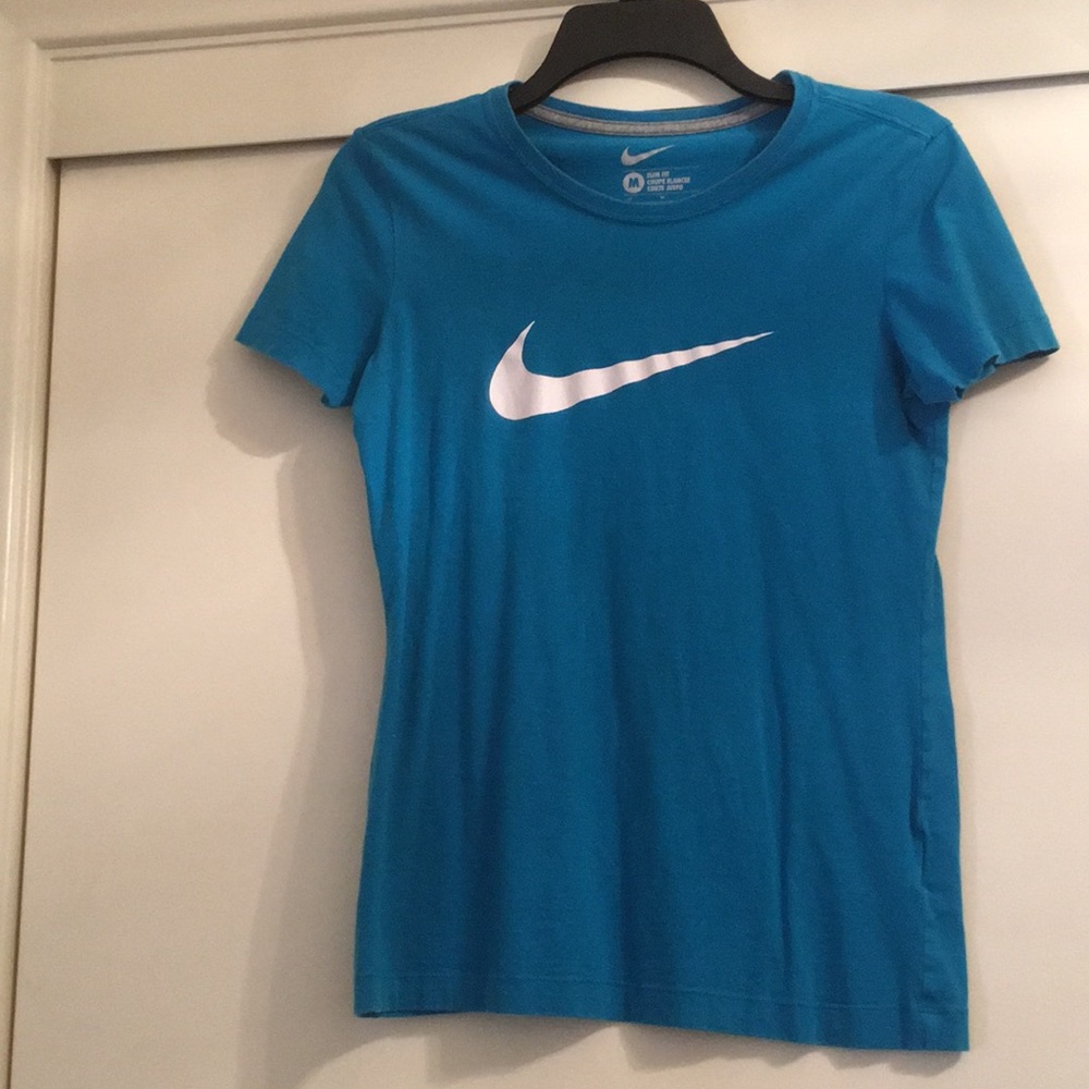 Nike tee